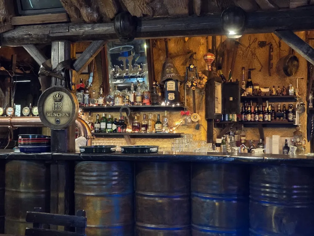 Martin Davies_Jack London Pub_Corchiano_review