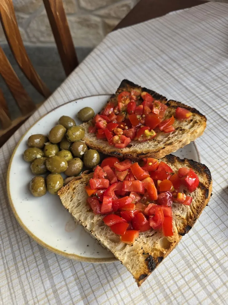 Bernhard Frosch_Il Brigante_Coreno Ausonio_review