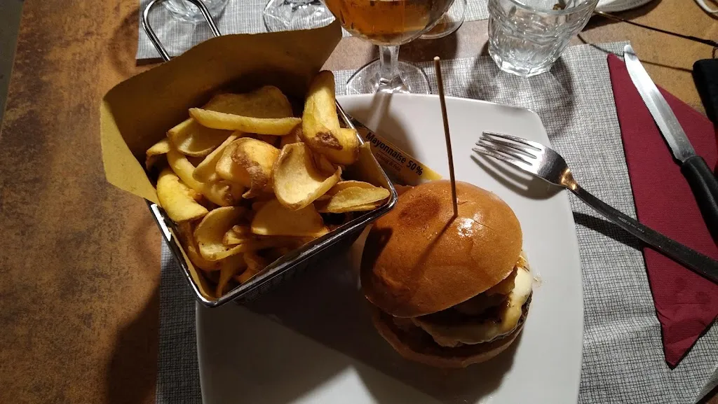 Masha Bazueva_The Village_Corcolle_review