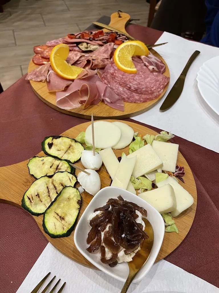 Antonio F Medina Claros_Ar Ristorante_Corcolle_review