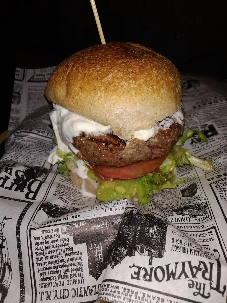 Viola R_Porco Rosso Pub_Colleferro_review