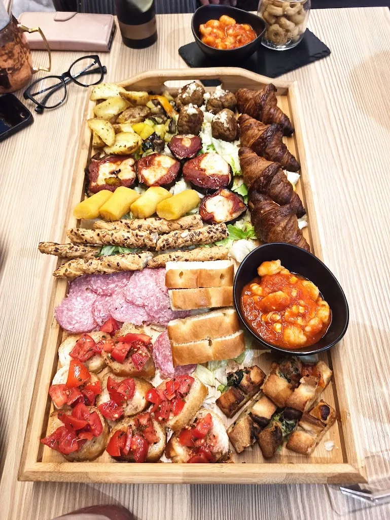 111b Bistro-Cocktail Bar_Colleferro_slider_image_3