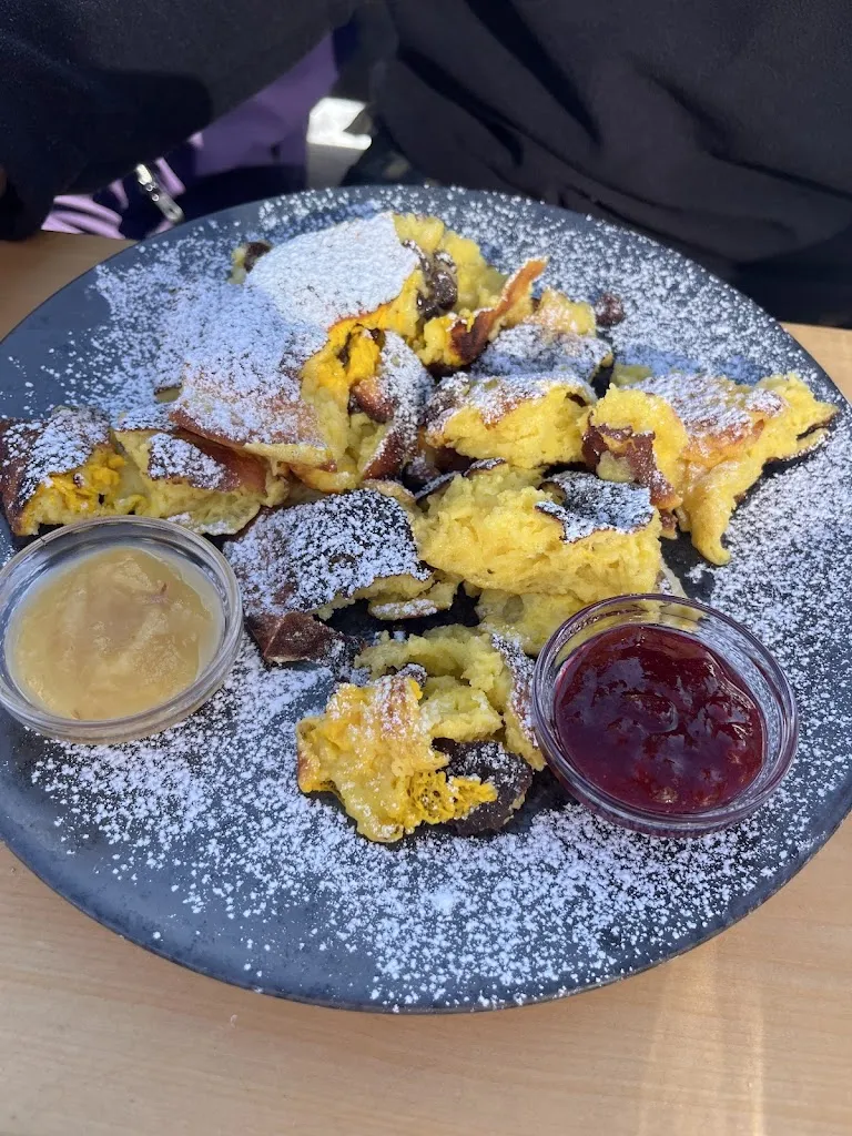 Vesela Kavroshilova_Rifugio Alpino Pralongià_Corvaro_review