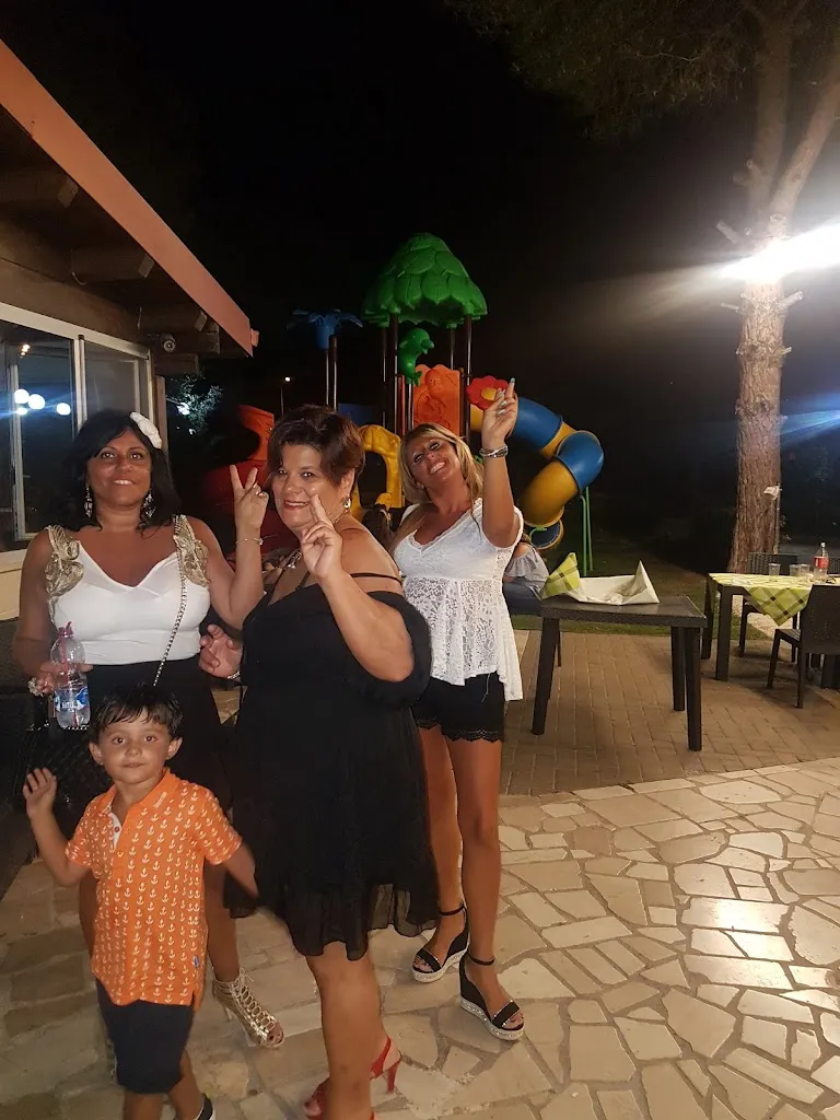 Vanessa Vinci_Presso Parco Unicef Bar Pizzeria L'isola Che non C'è_Torricella_review