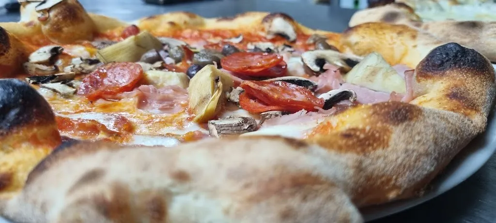 Presso Parco Unicef Bar Pizzeria L'isola Che non C'è_Torricella_slider_image_3