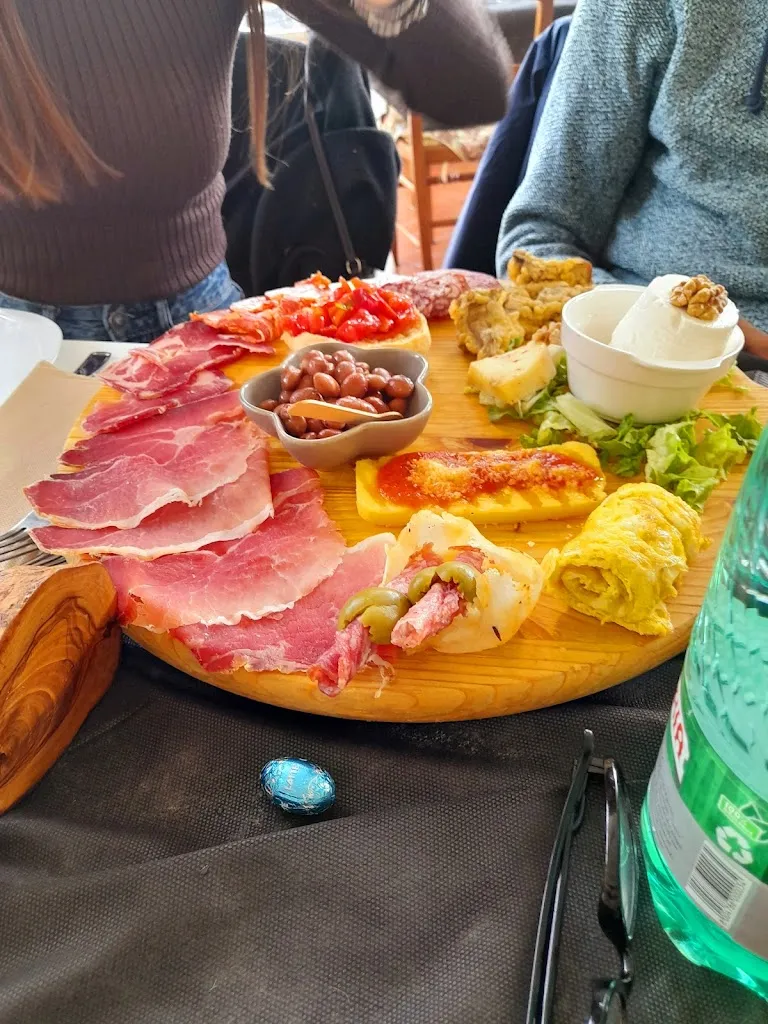 Mara Cascinari_Trattoria 