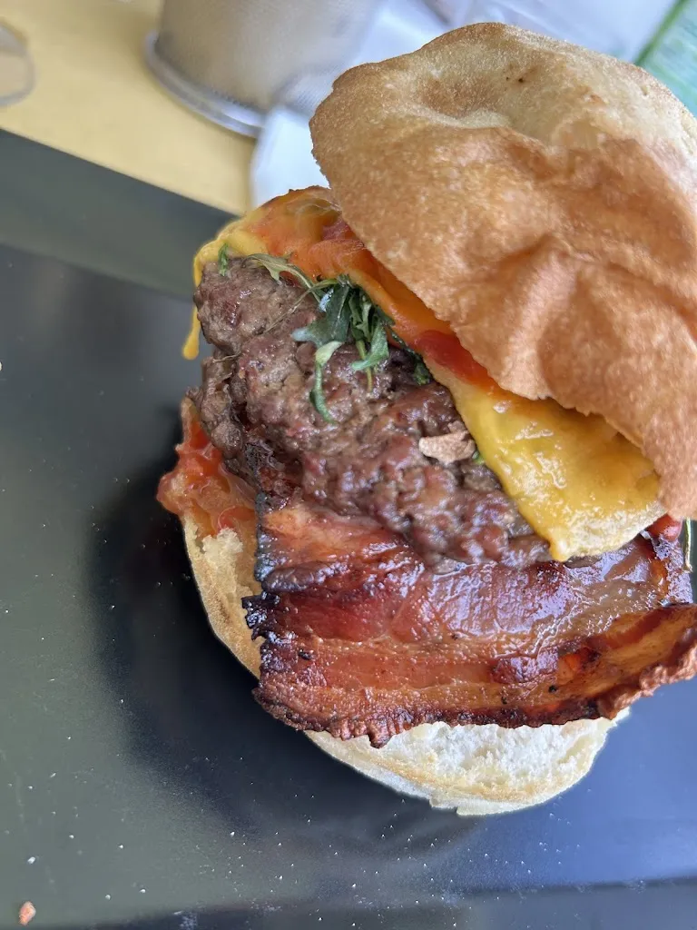 Wesley Freeman_Burger Bar Focene_Focene_review