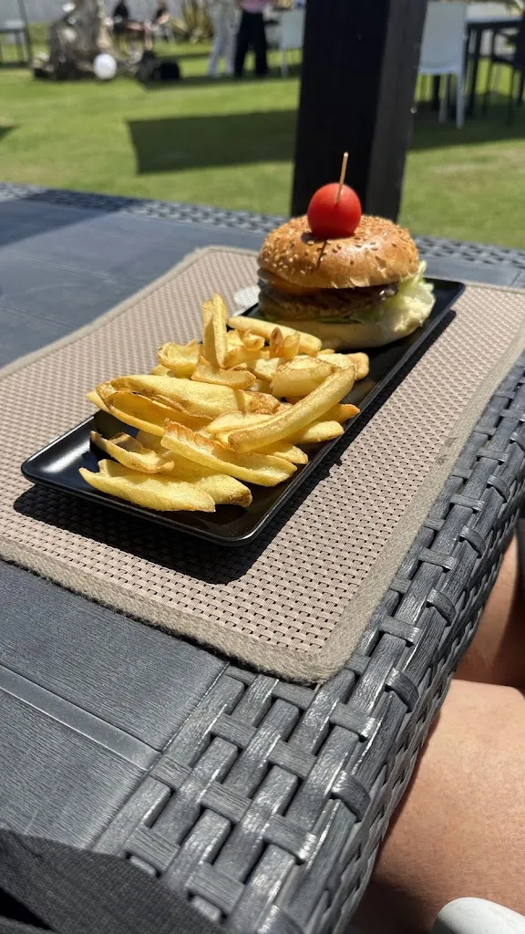 Mr. Marshall’s Travel_Waterfront Beach_Focene_review