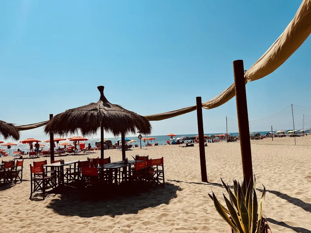 Maria Kovyrzina_Altamarea beach_Focene_review