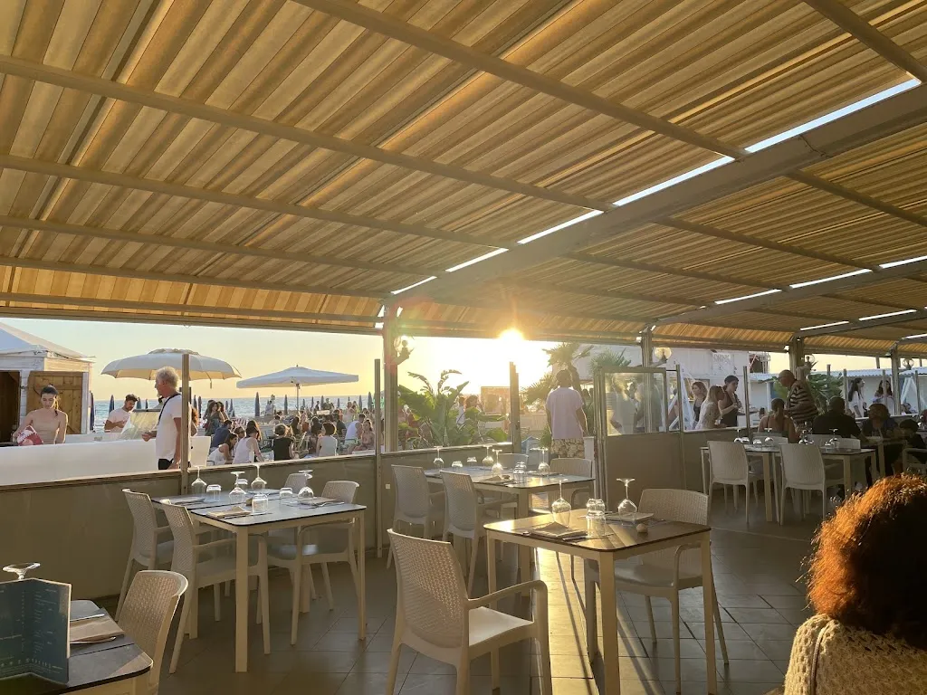 Stab.Balneare tranquility Ltd. restaurant in Focene