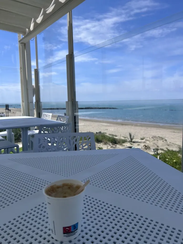 Kateryna Katya_Youth Cafè Playa_Focene_review