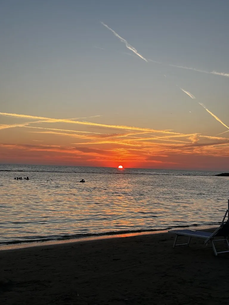 Urania Cuomo_Youth Cafè Playa_Focene_review