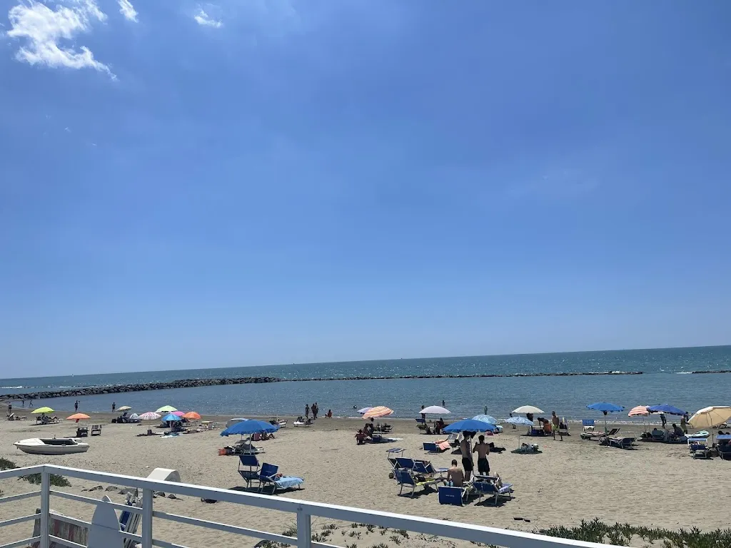 Youth Cafè Playa_Focene_slider_image_3
