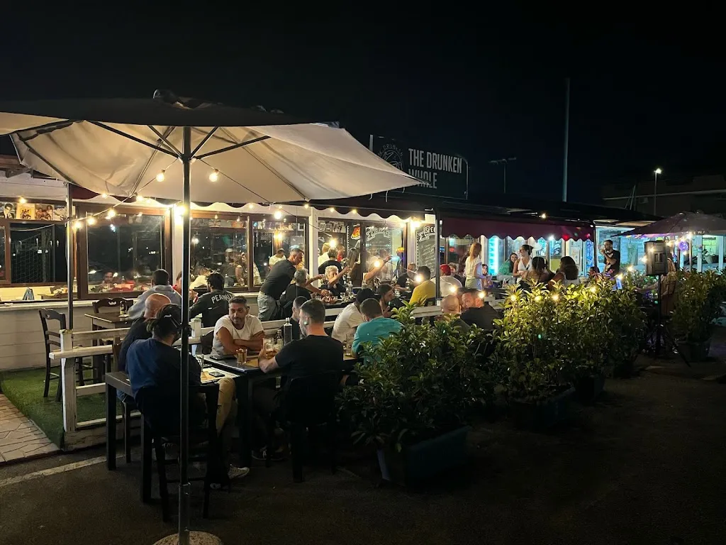 The drunken whale Pub Fiumicino_Fiumicino-Isola Sacra_slider_image_1
