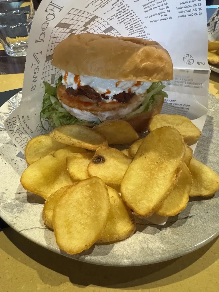 The drunken whale Pub Fiumicino_Fiumicino-Isola Sacra_slider_image_3