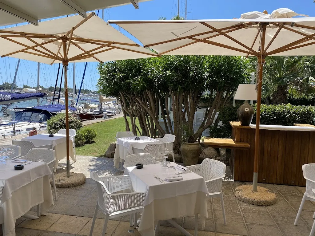 Docking 9 restaurant in Fiumicino-Isola Sacra
