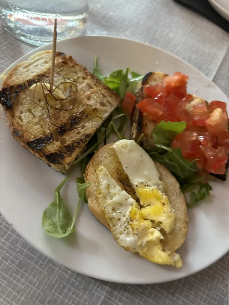 David Larsen_La Pecora Nera_Fiumicino-Isola Sacra_review