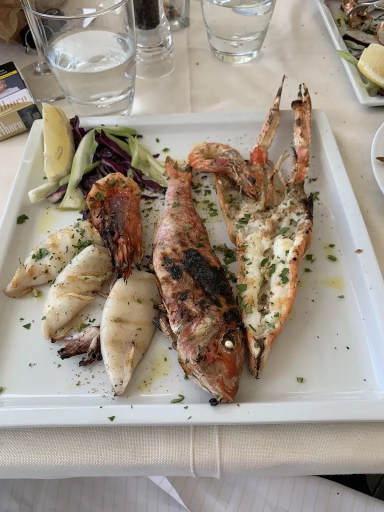 Alessandro Vettori_Gina a Porto Romano_Fiumicino-Isola Sacra_review