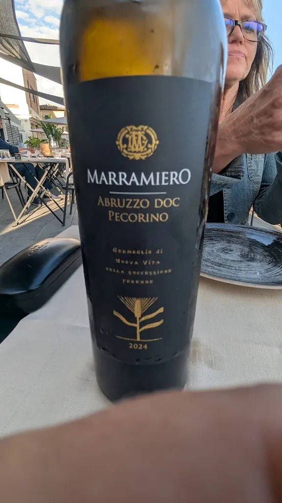 Alison Bednarczyk_Cielo_Fiumicino-Isola Sacra_review