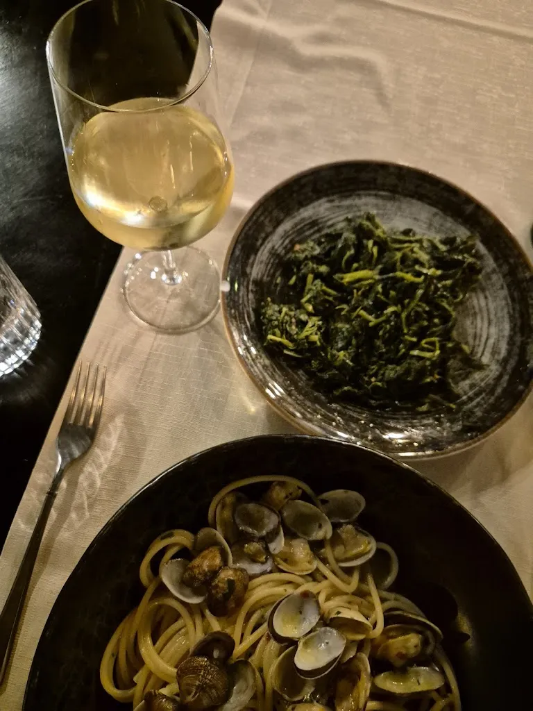 M K_Cielo_Fiumicino-Isola Sacra_review