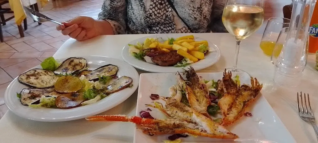 J & J Richards_La taverna vecchia_Fiumicino-Isola Sacra_review