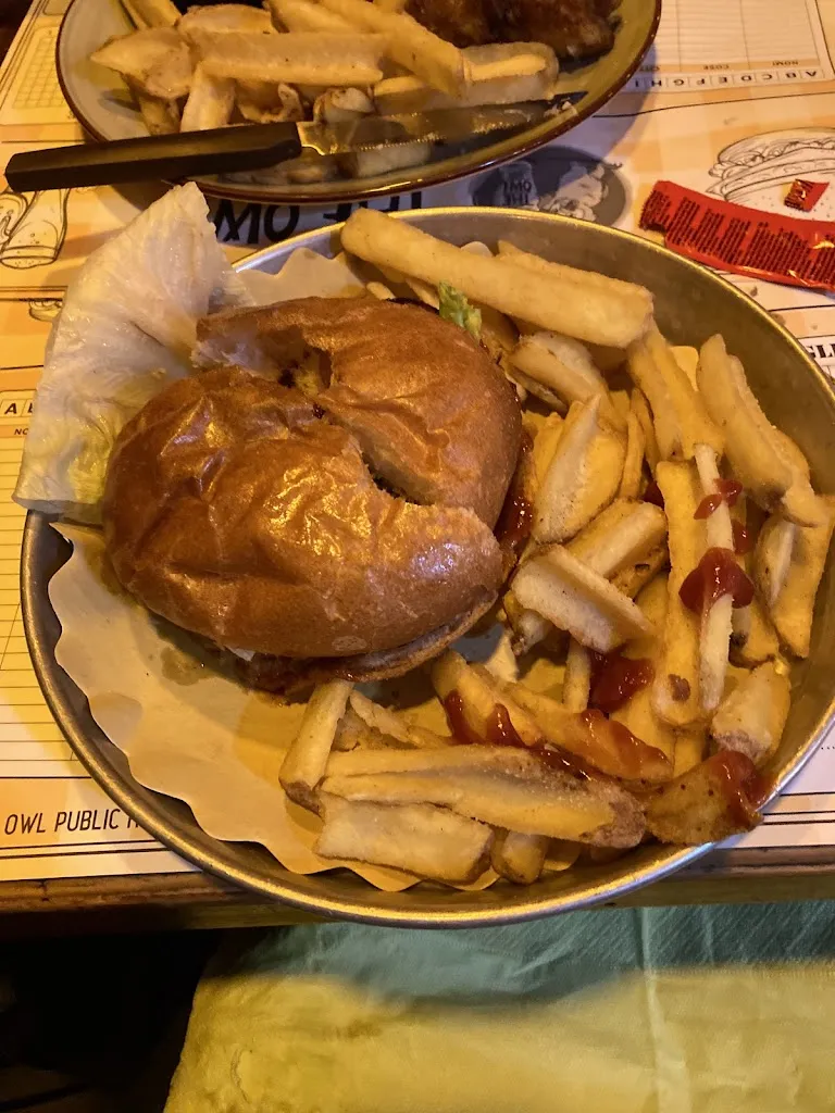 Terri Parthum_The Owl Public House_Fiumicino-Isola Sacra_review