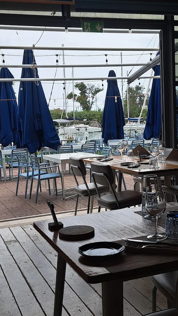 4112 - QuarantunoDodici Ristorante Bar_Fiumicino-Isola Sacra_slider_image_3