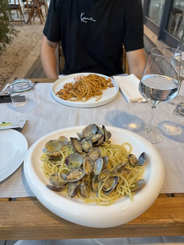 Alexander Sinicyn_Il Borgo da Ciao Belli_Fiumicino-Isola Sacra_review