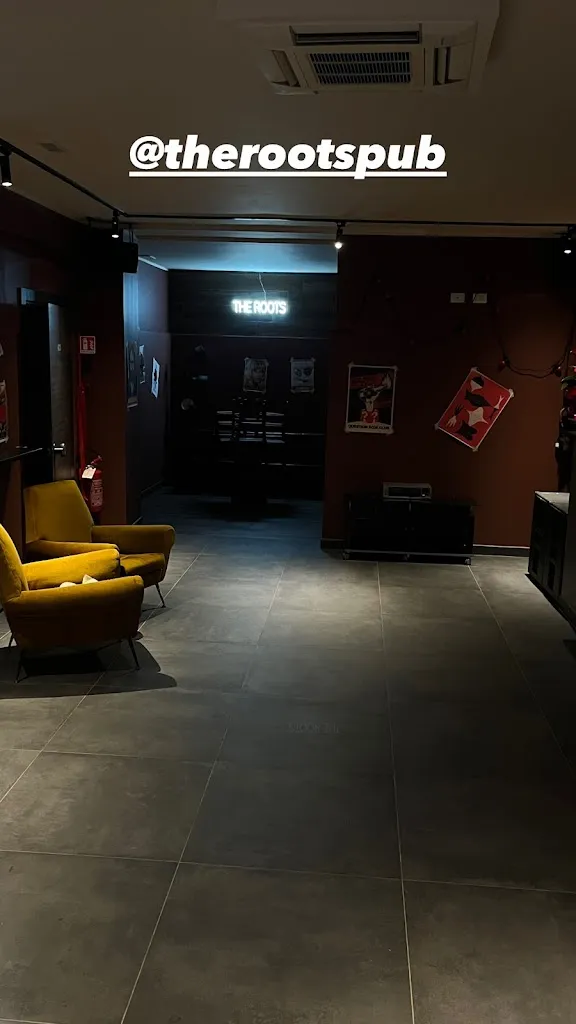 THE ROOTS PUB restaurant in Fondi