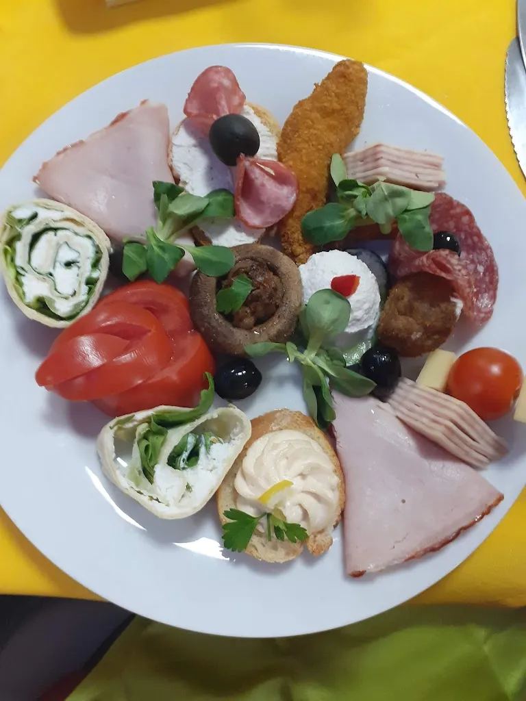 Imperio Disco Ristorante_Fossignano_slider_image_1