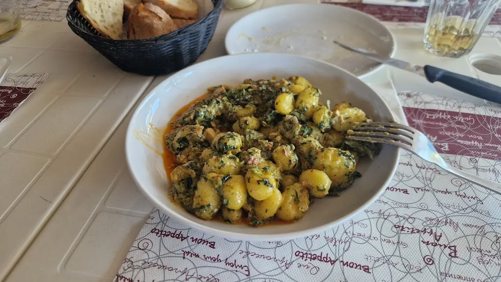 Pino De Rosa_Da Ugo - trattoria - paninoteca - salumeria_Fossignano_review