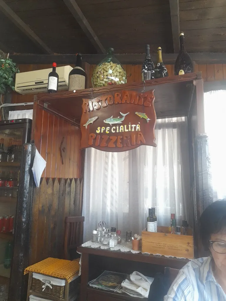 Raffaele Bruzzese_L'Angolo Del Castello_Gallese_review