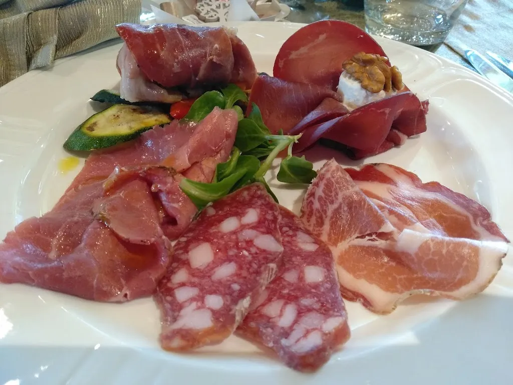 Luigi Mastrocinque_Luna rossa ristorante pizzeria_Gallinaro_review