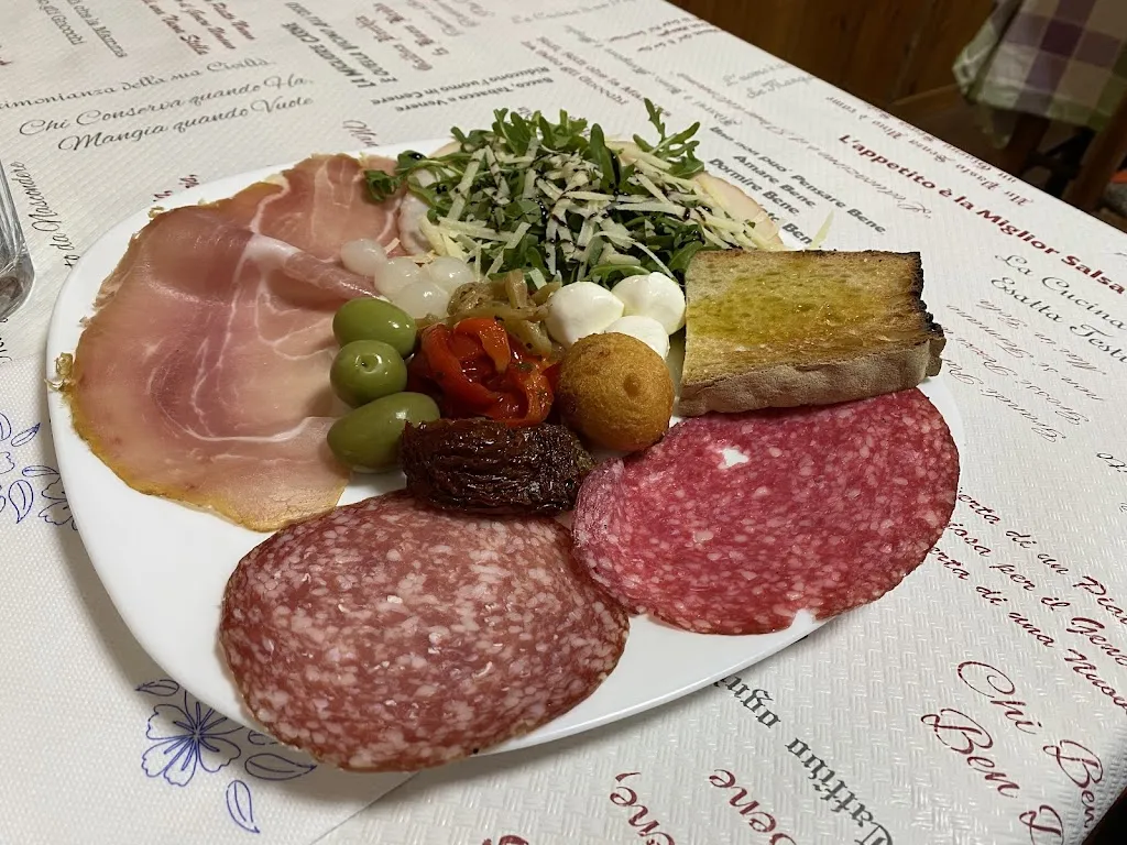 Pizzeria Valentino_Gavignano_slider_image_2