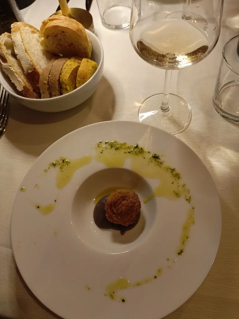 Nuray Toleuzhanova_La taverna dei must_Formia_review