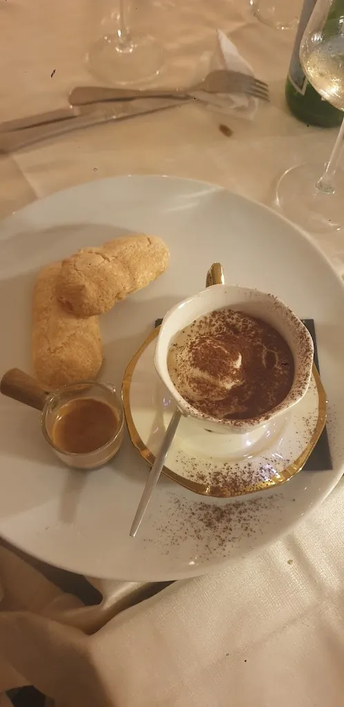 Roxyl Music Label_La taverna dei must_Formia_review