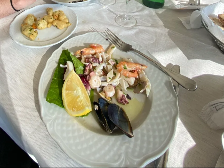 Helen Light_Zi' Anna Mare Formia_Formia_recensione