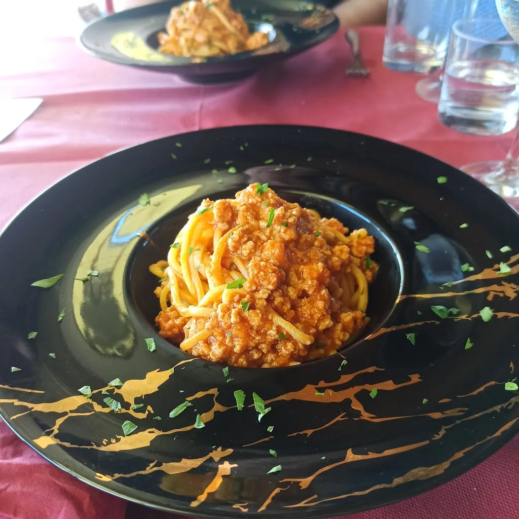 Cristina Jomir_Il Chiosco_Grotte di Castro_review