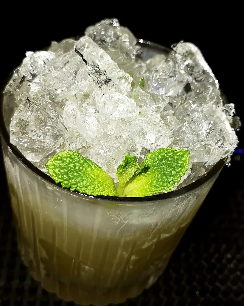 Menu_Black & White_Grotte di Castro_image_6