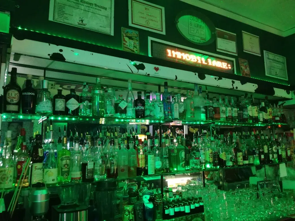 Fabio Marabottini_Black & White_Grotte di Castro_review