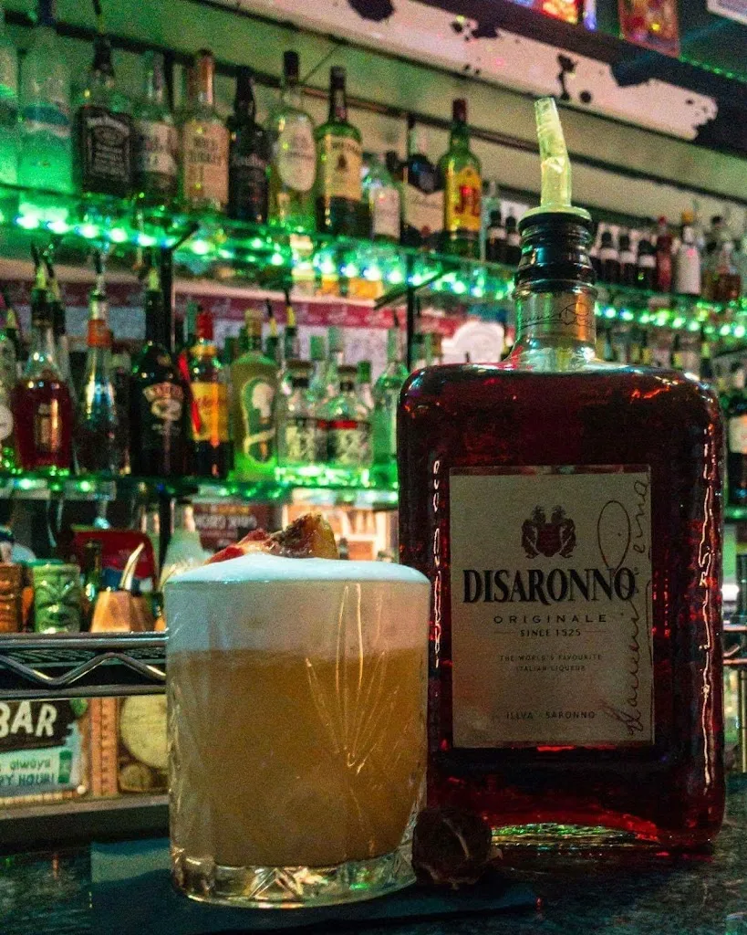 Black & White_Grotte di Castro_slider_image_2