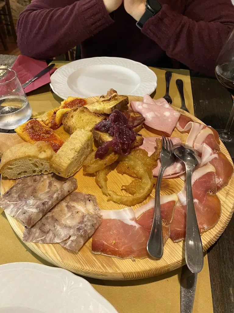 Fransiska Roseline_La Cantina Del Mago_Grotte di Castro_review