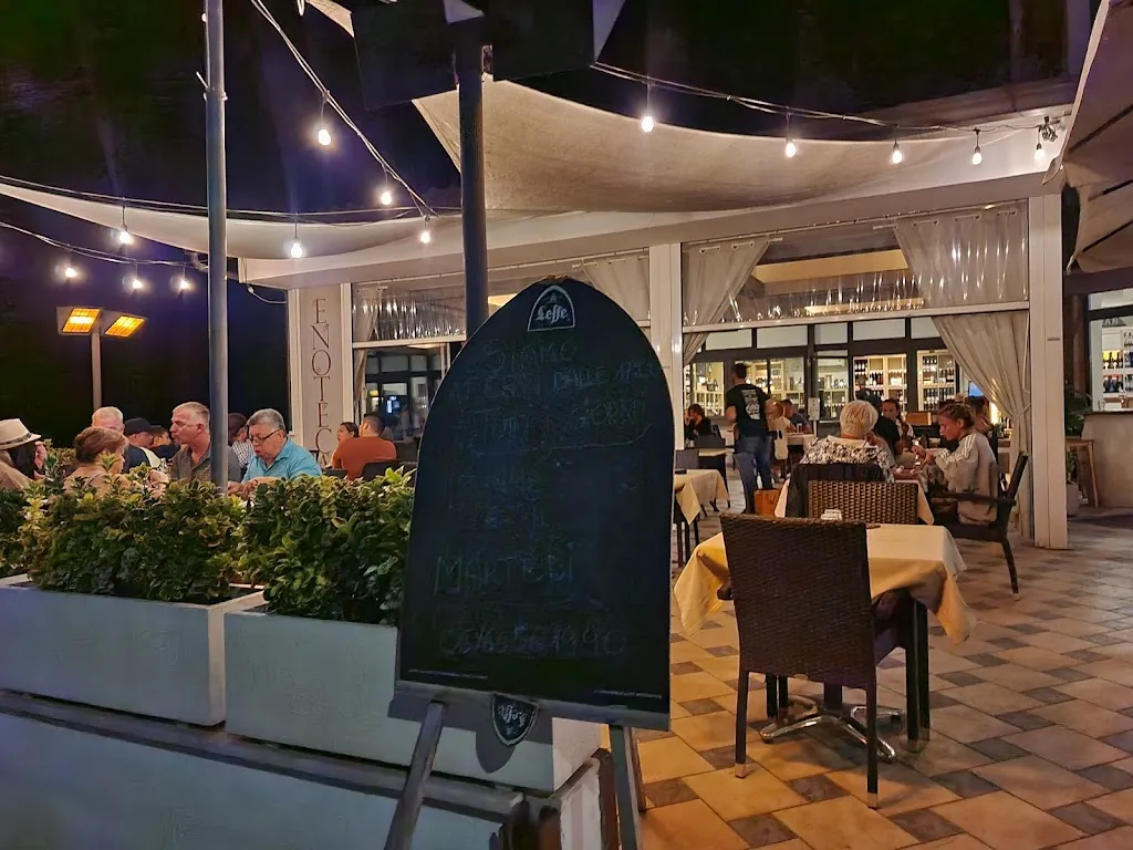 Josie Wing_Taverna Paradiso_Fregene_review