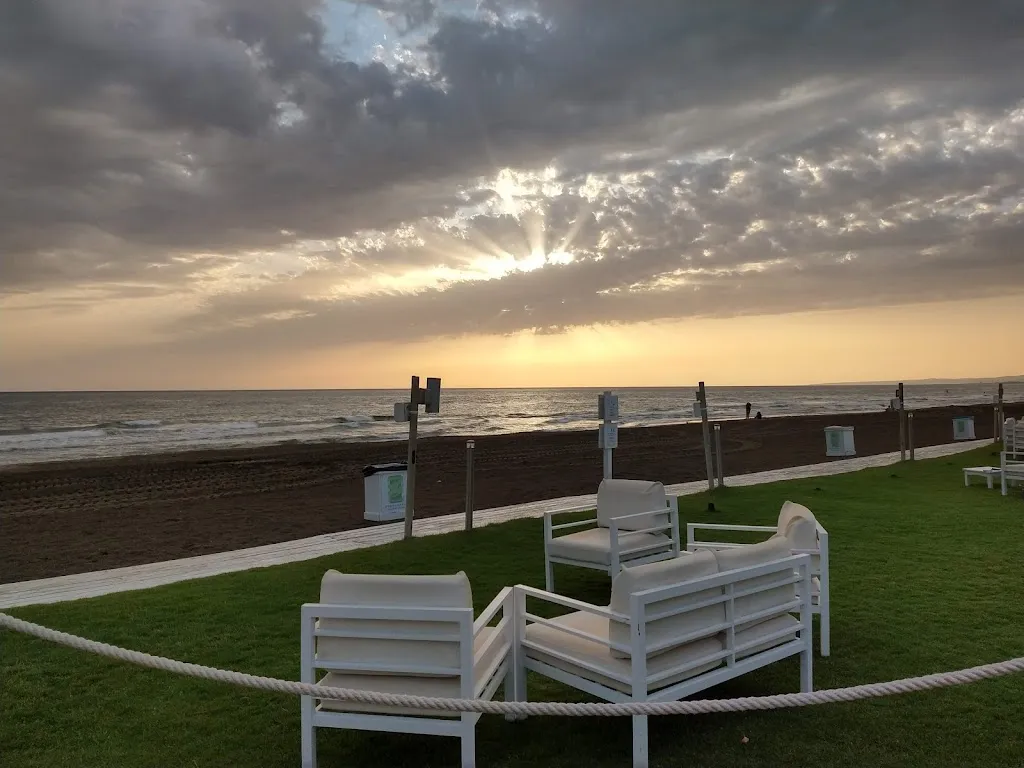 Giovanna Ratti_Onda Anomala_Fregene_review