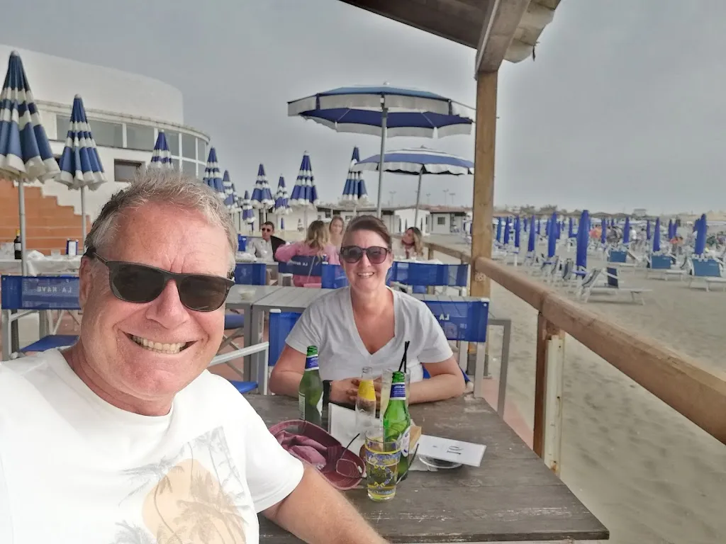 jay steward_La nave_Fregene_review