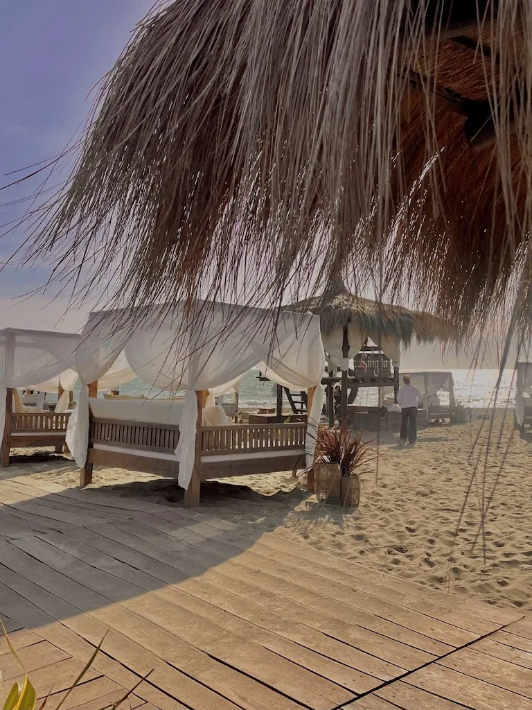 Aya Wazen_Singita Miracle Beach_Fregene_review