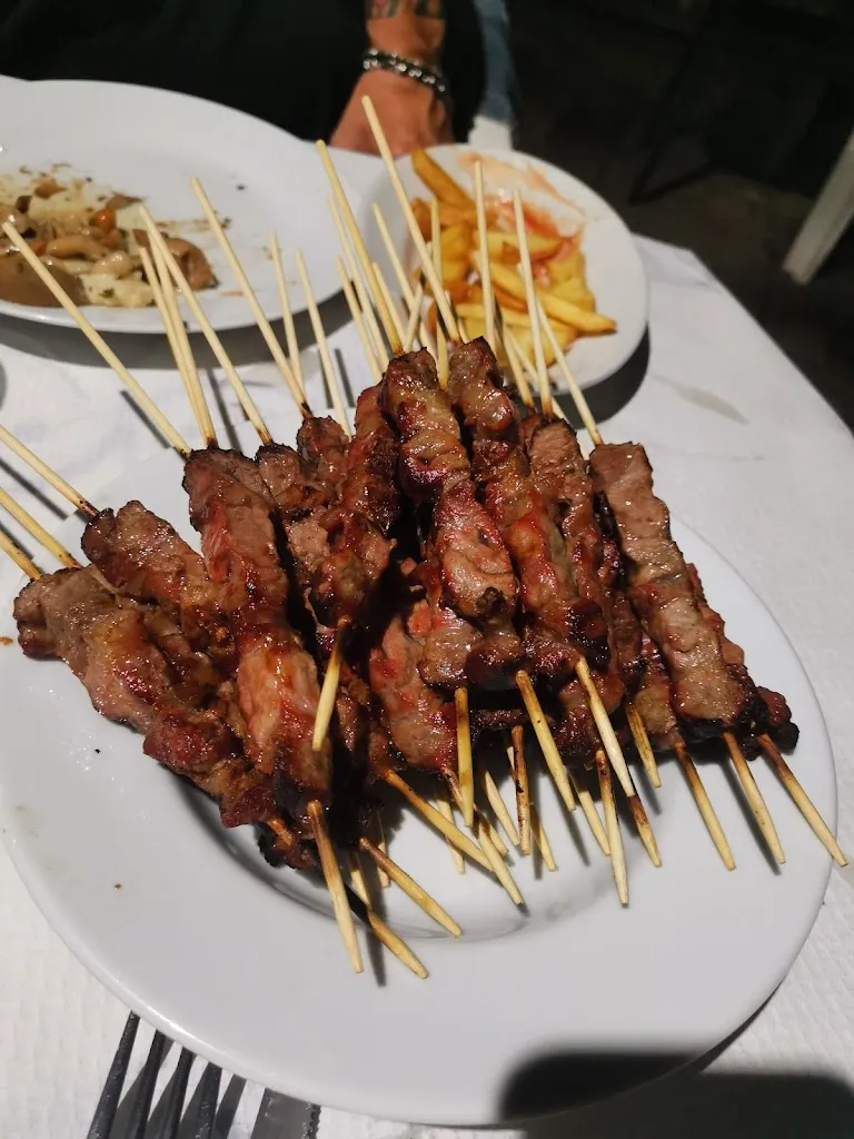 valentina ros_Trattoria La Quercia_Villa Caldari_review