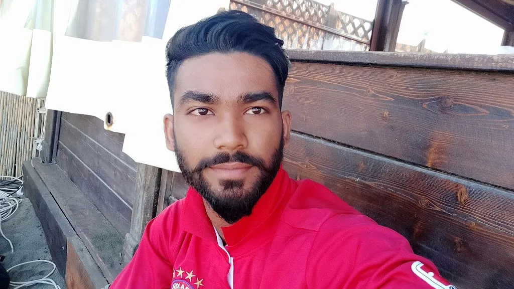 Sheikh TorikuL_Barracuda_Fregene_recensione