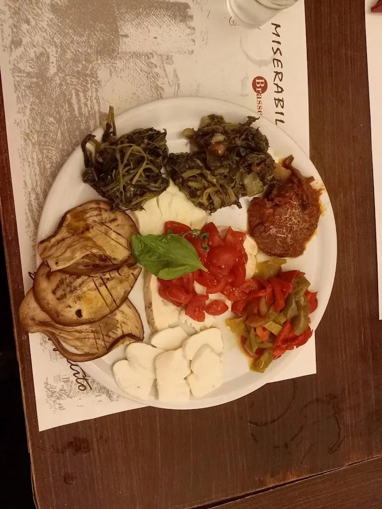 Devdutt Lall_i Miserabili_Itri_review