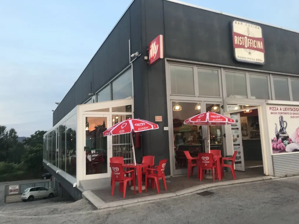 Ristofficina restaurant in Villa Raspa